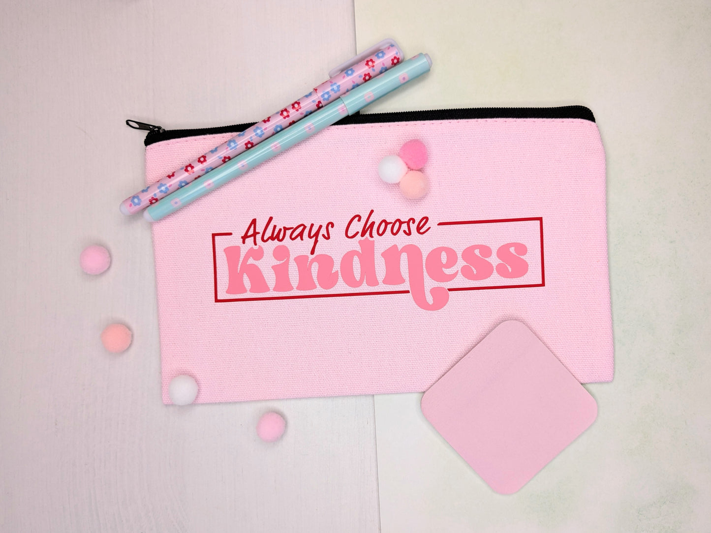 Necessär i rosa/pink zipper bag "Always choose Kindness"