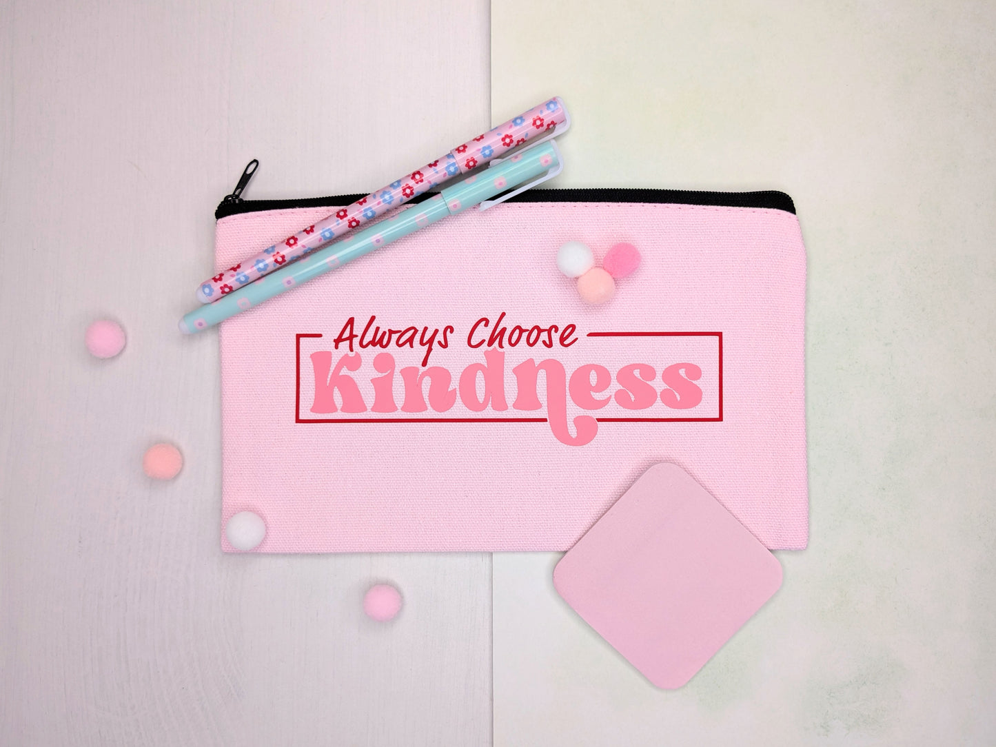 Necessär i rosa/pink zipper bag "Always choose Kindness"