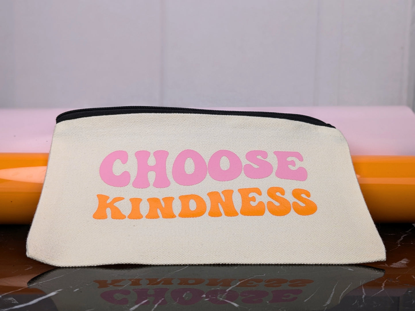 Necessär/Zipper bag - "Choose Kindness"