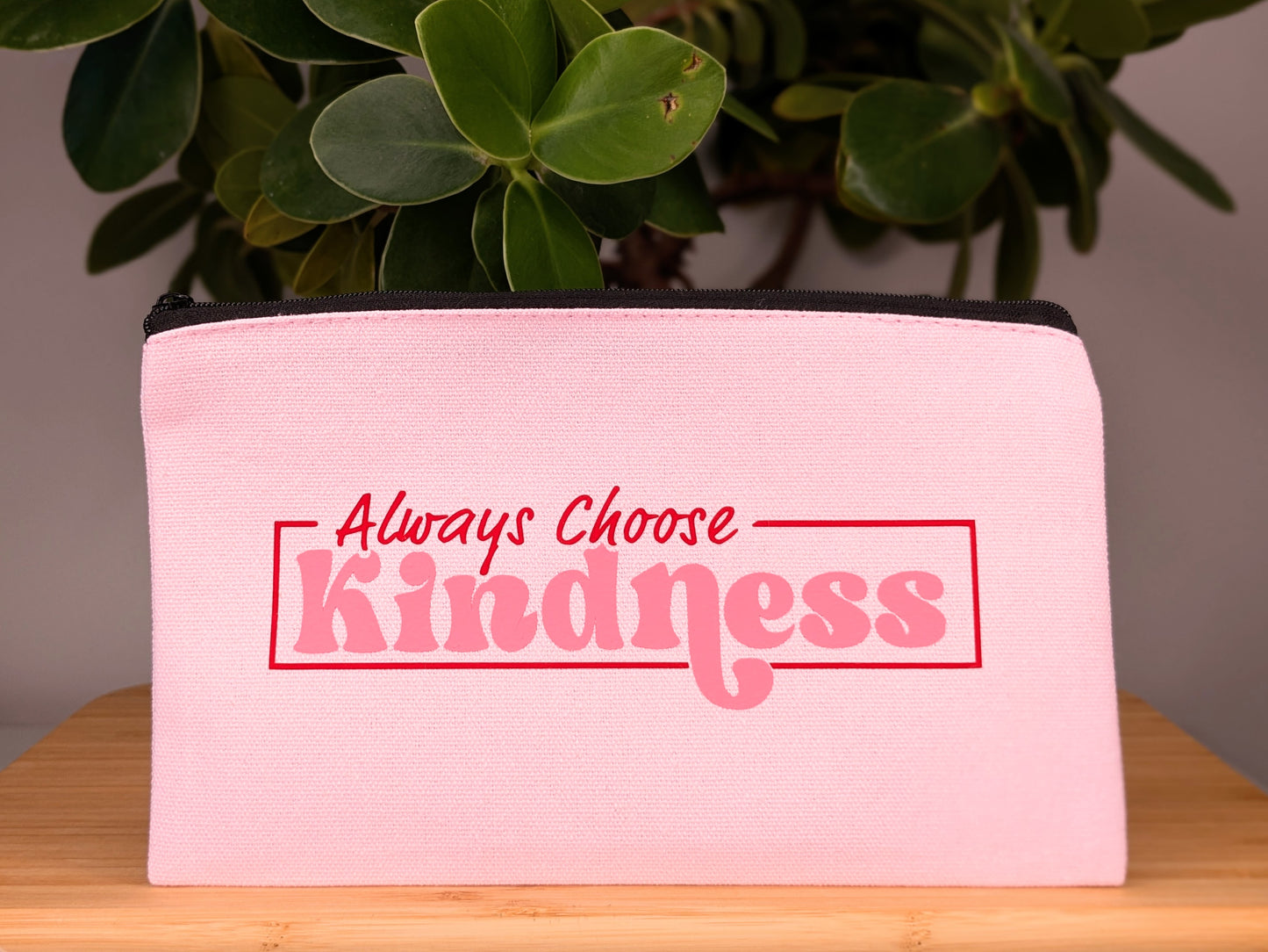 Necessär i rosa/pink zipper bag "Always choose Kindness"