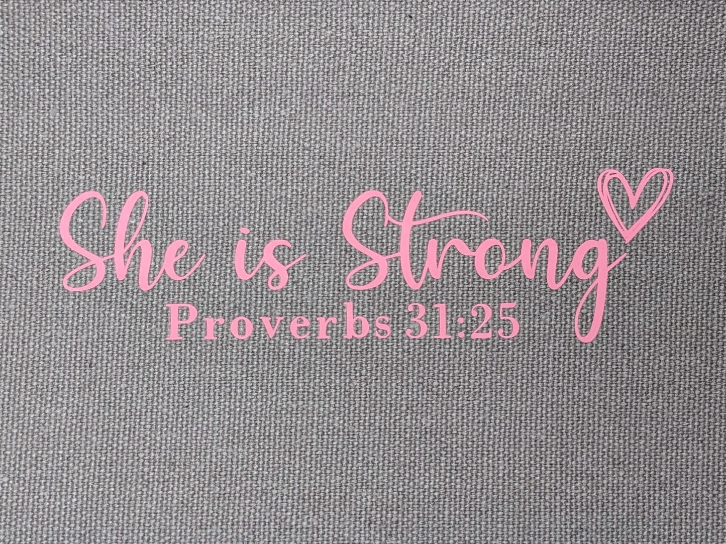 Necessär/Zipper bag - "She is Strong"