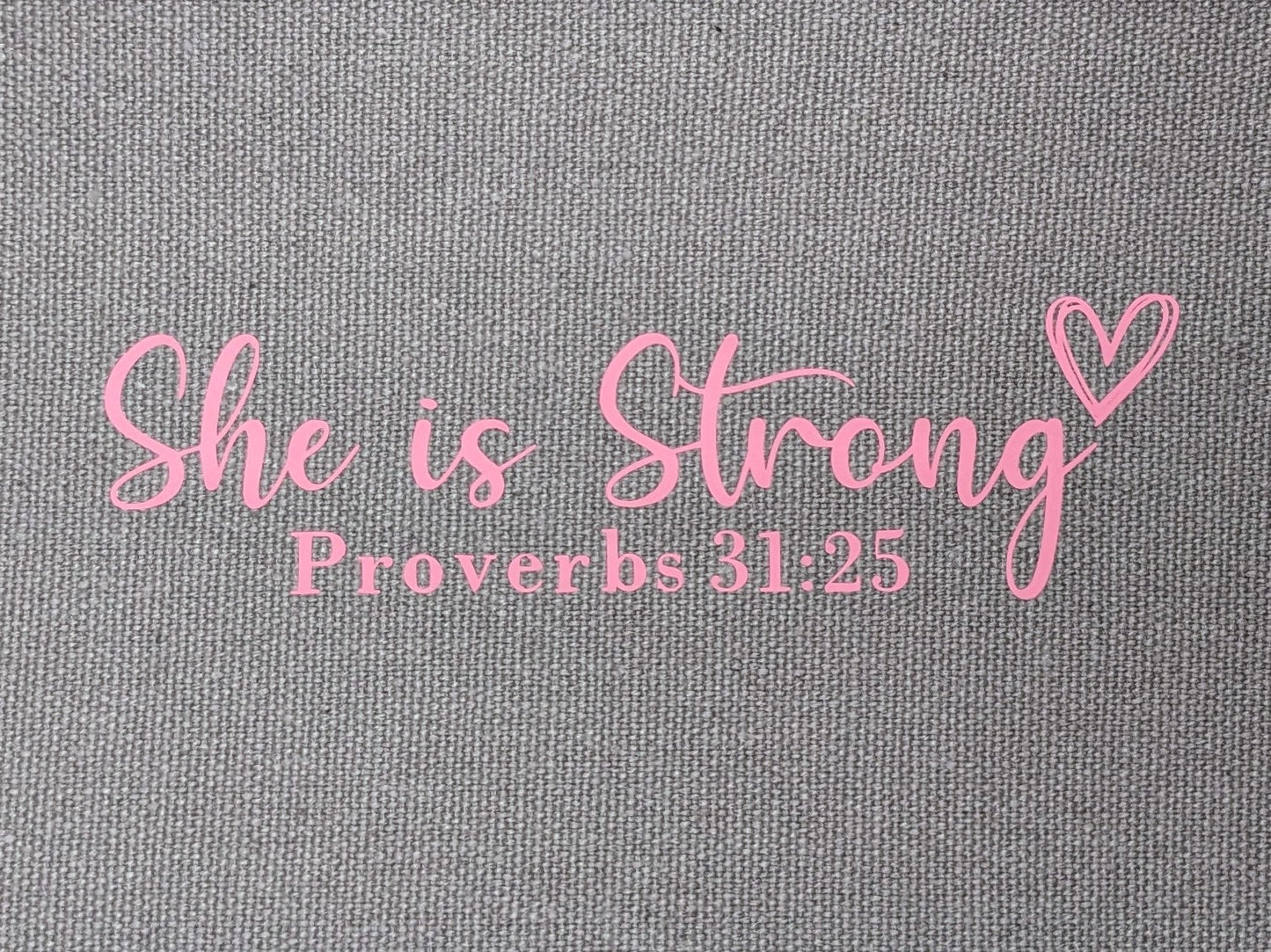 Necessär/Zipper bag - "She is Strong"