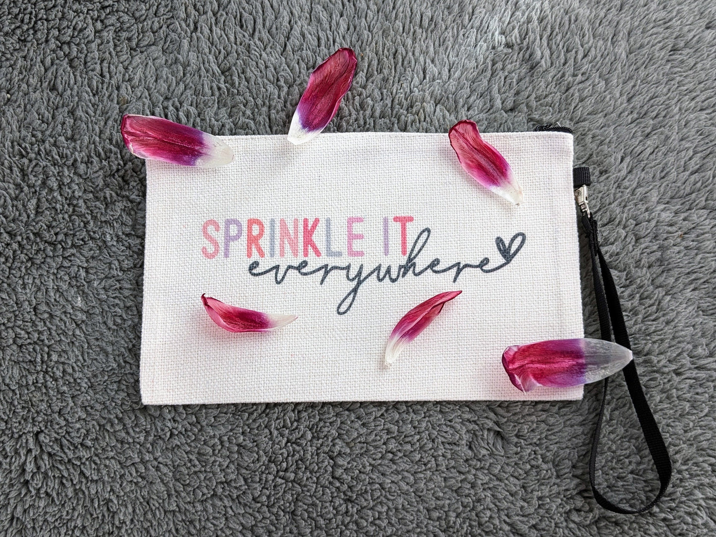 Necessär/Zipper bag "Kindness is free, sprinkle it everywhere"