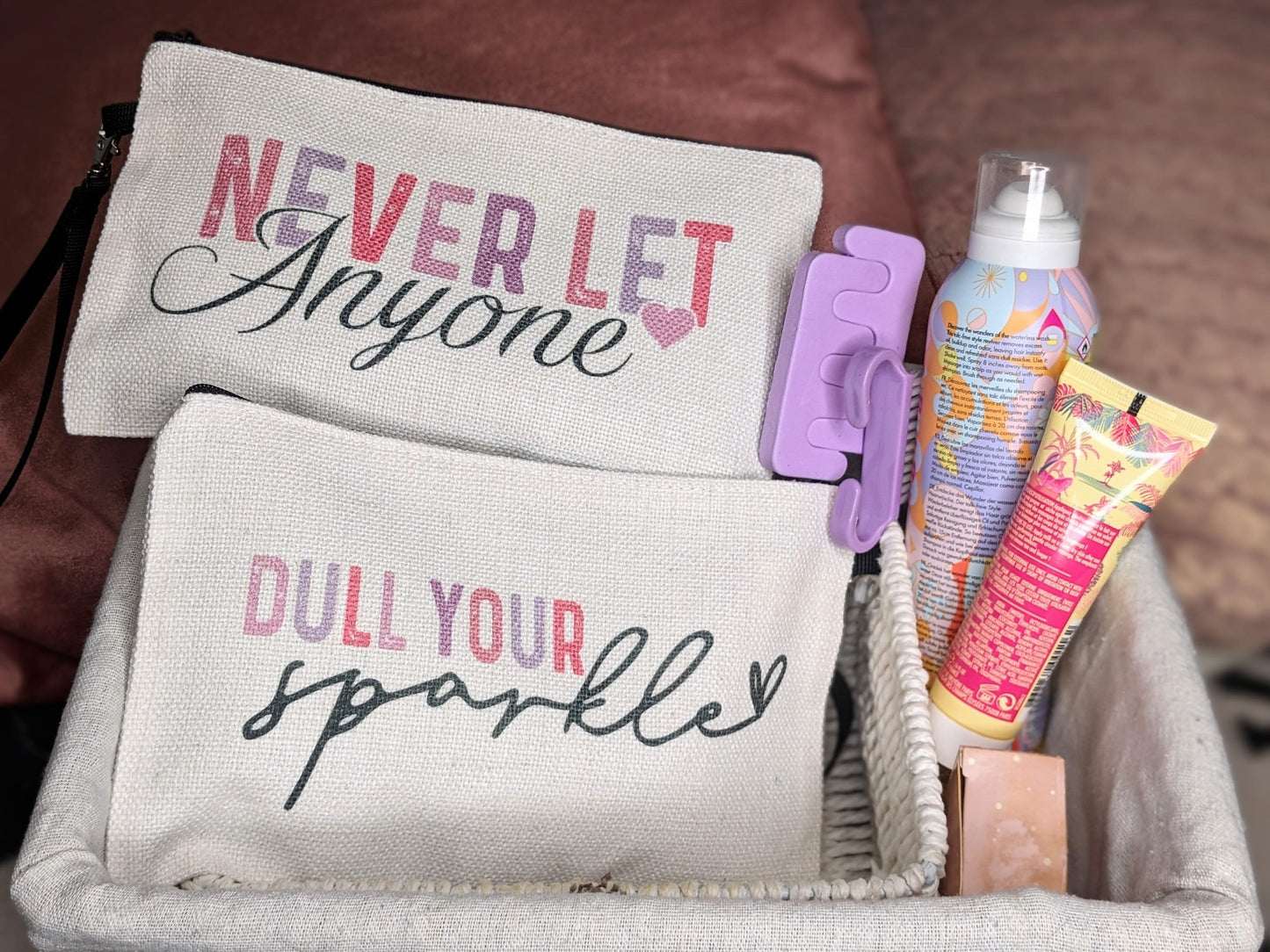 Necessär/Zipper bag "Never Let Anyone, Dull Your Sparkle"