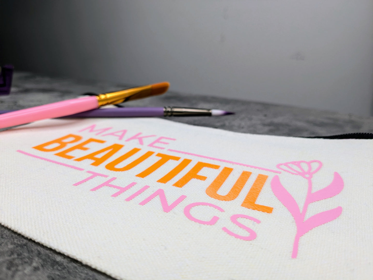 Necessär/Zipper bag - "Make Beautiful Things"