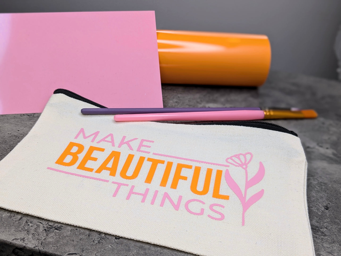 Necessär/Zipper bag - "Make Beautiful Things"