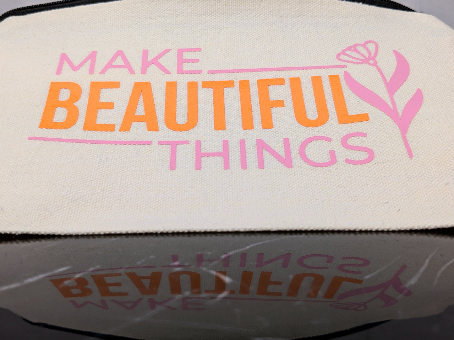 Necessär/Zipper bag - "Make Beautiful Things"